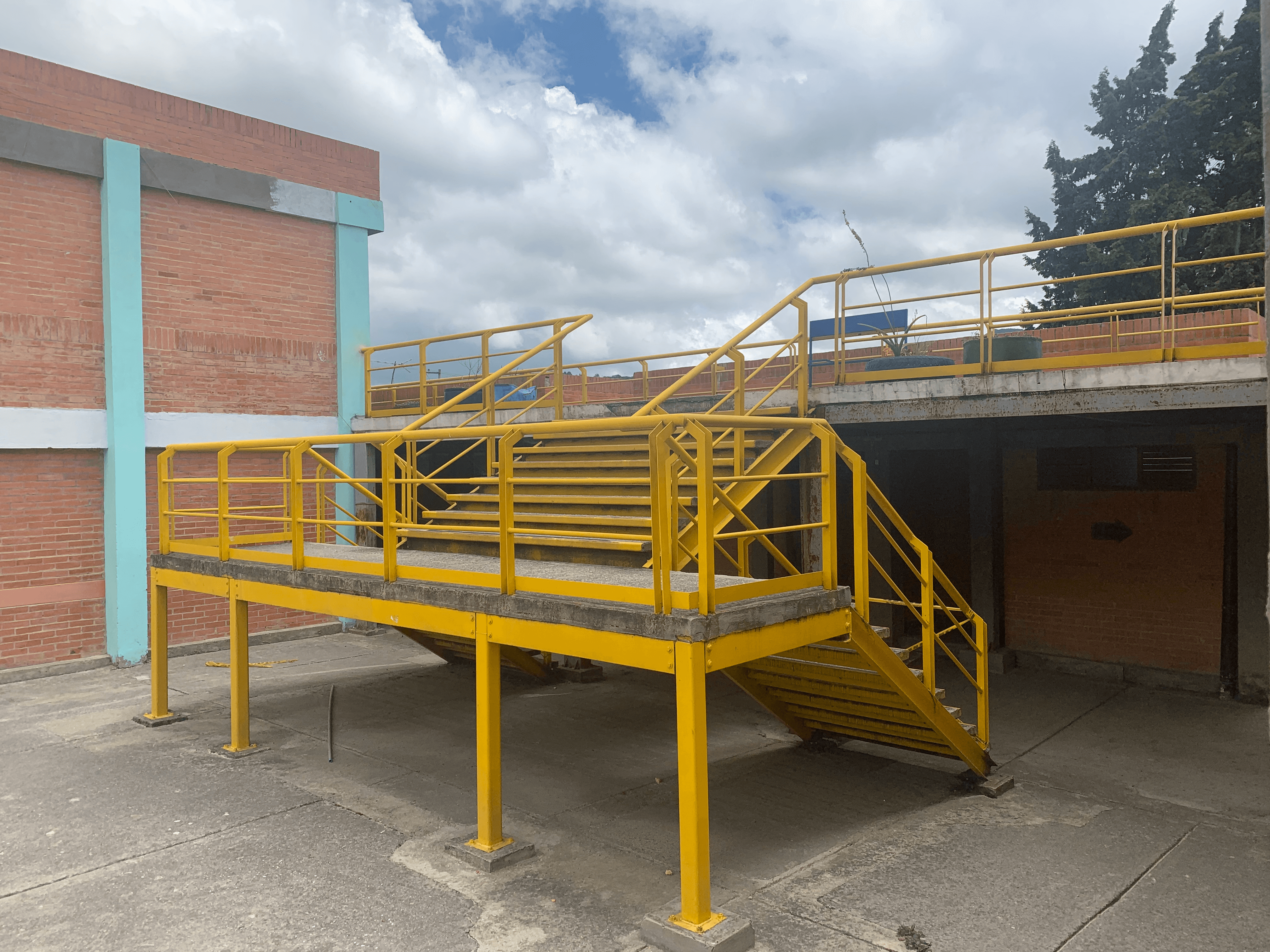 Estructura escaleras colegio Diego Gómez 1