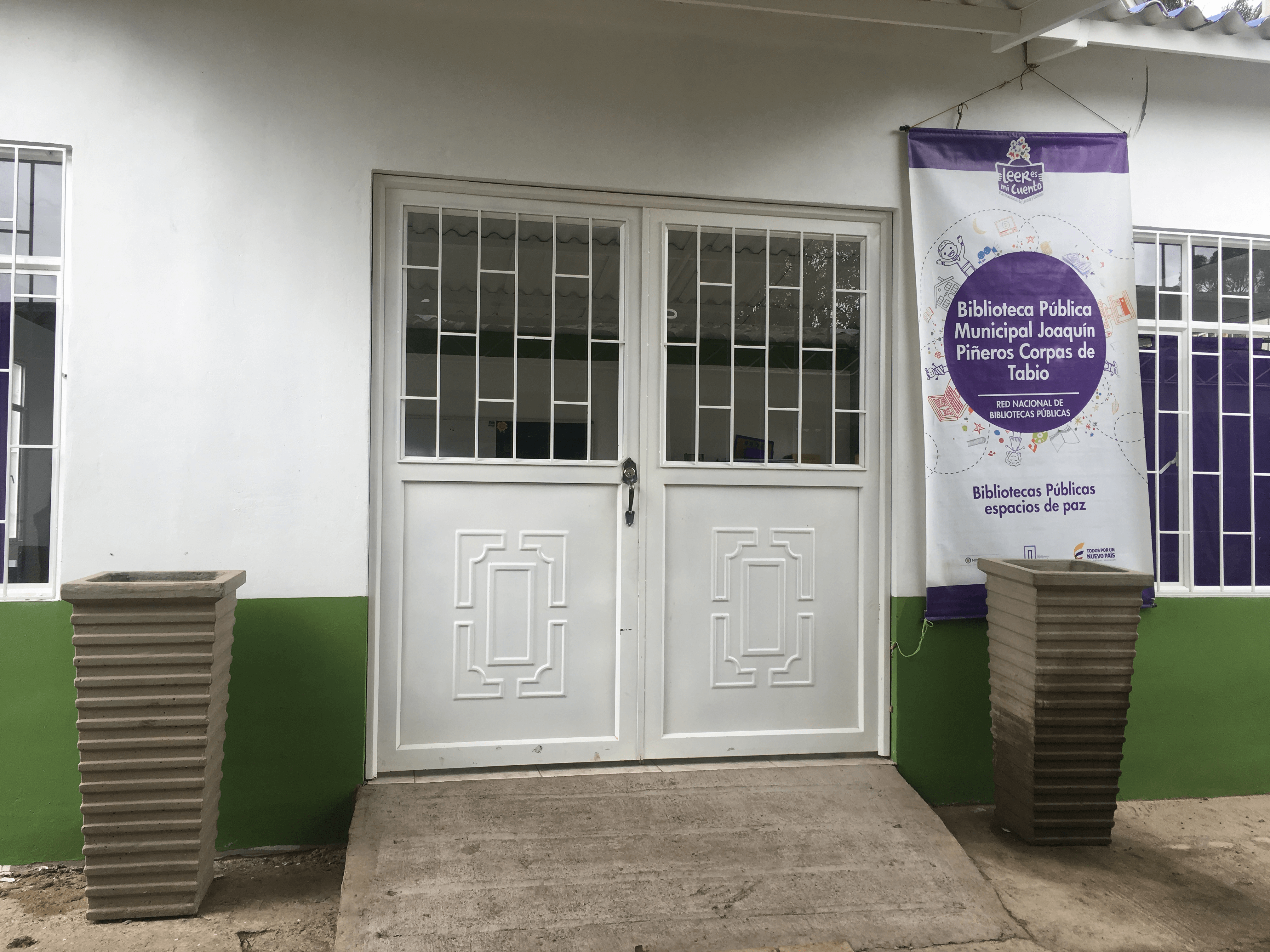 Salón biblioteca La Cabrera